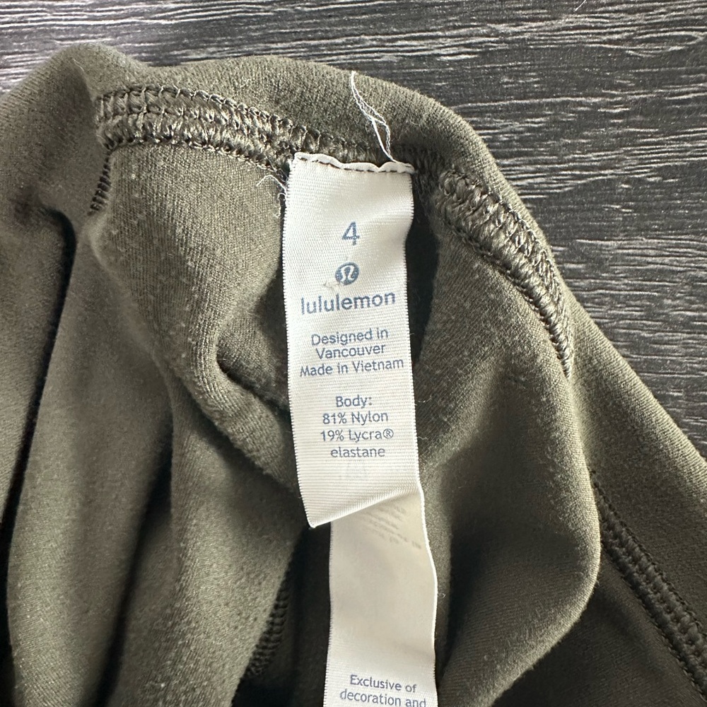 lululemon crop athletic leggings - Picture 4 of 4
